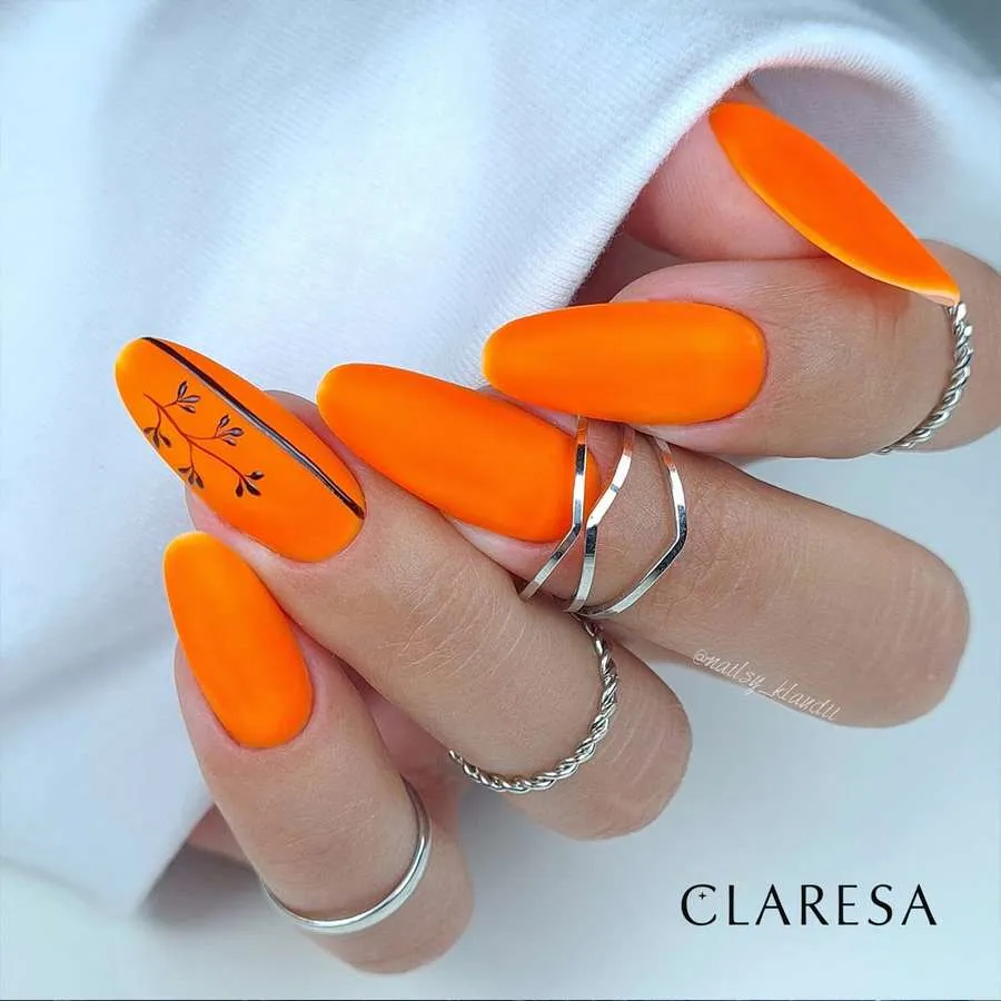 foto claresa manicura neon 7