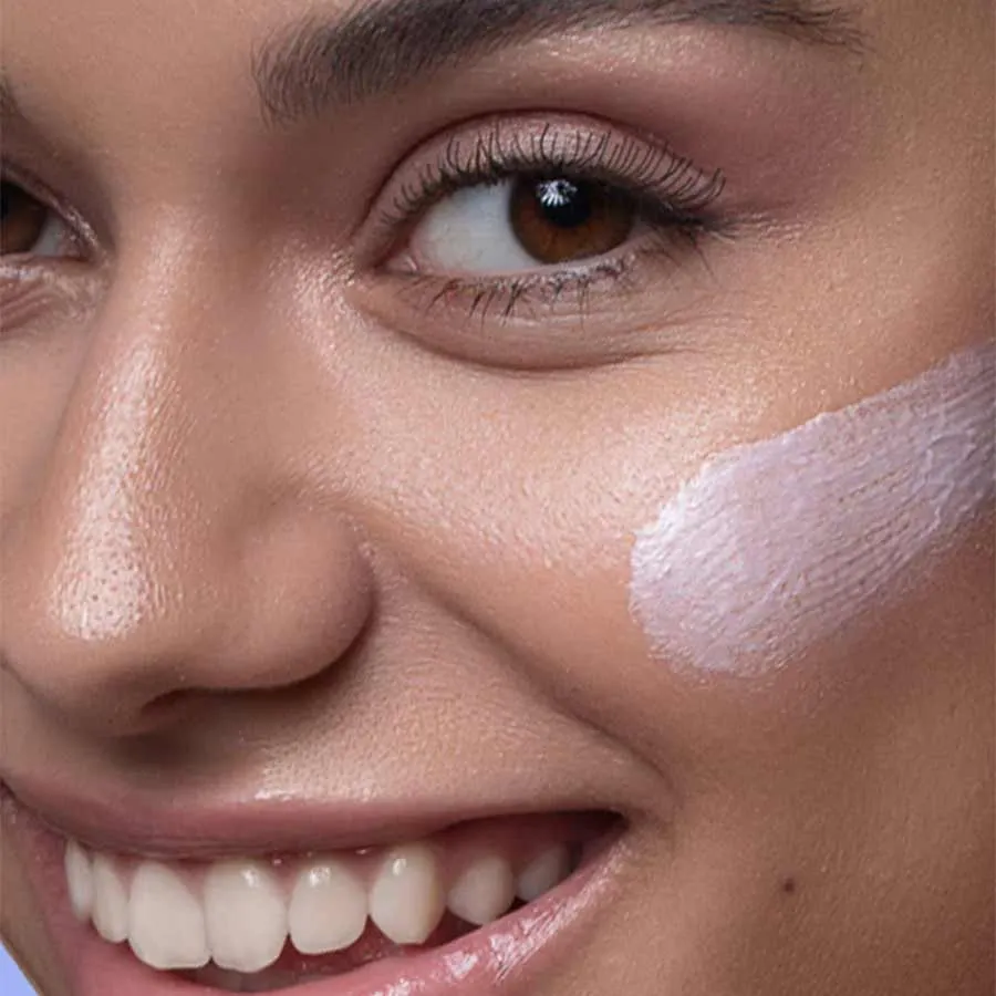 imagen crema hidratante piel seca bodyboom aplicacion