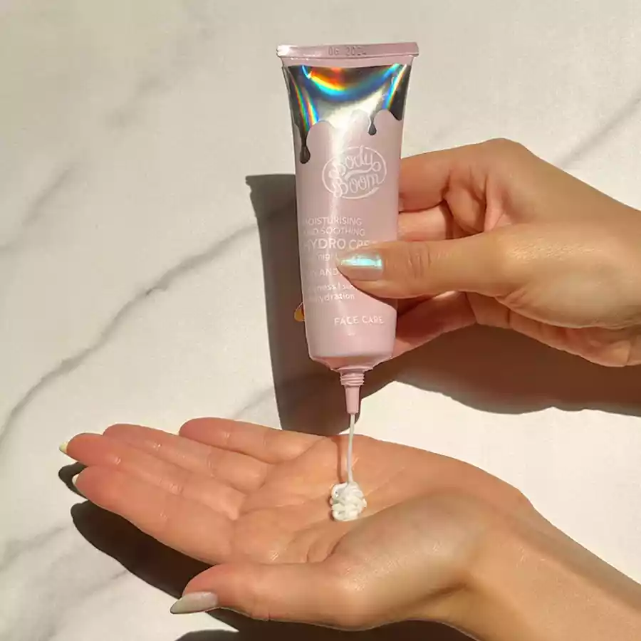 crema hidratante piel seca bodyboom creativa textura manos